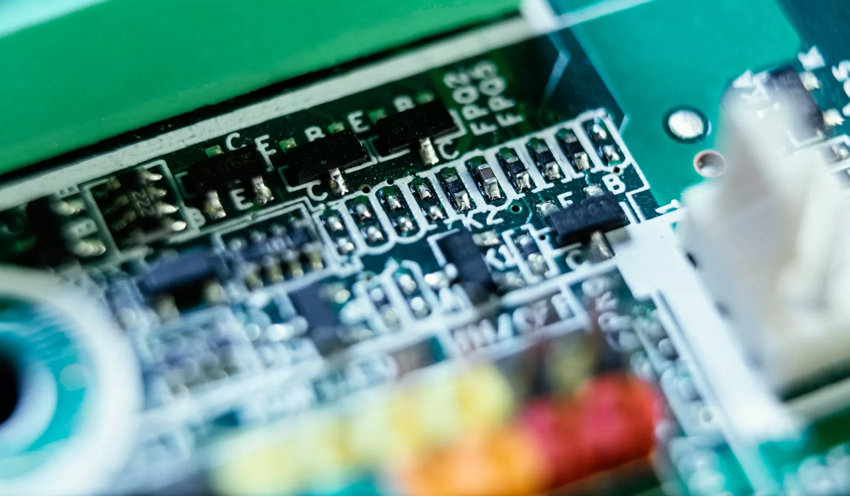 Sytec è specializzata nella progettazione e realizzazione di linee di assemblaggio e banchi collaudo per l'industria elettronica