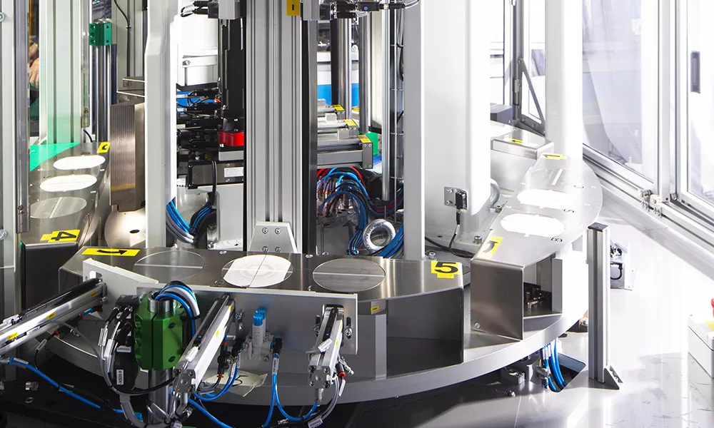 Isole di assemblaggio per l'automazione industriale. Progettazione, realizzazione e installazione sistemi automatici e robotizzati per le catene di montaggio