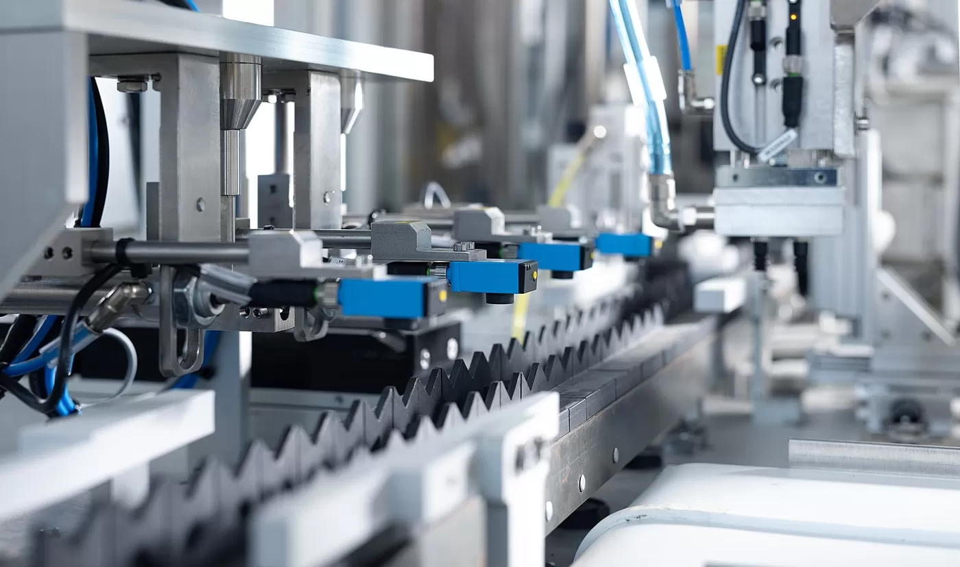 Sytec è specializzata nella progettazione e realizzazione di sistemi di automazione assemblaggio e collaudo per impianti produttivi industriali